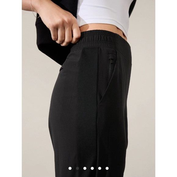Athleta Brooklyn Legacy Mid Rise Black Jogger Size 12 Large 530631 Athleisure - Picture 2 of 14